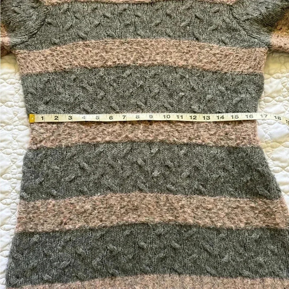 Kaisely Long Sleeve Pullover Wool Blend Gray and Pink Striped Sweater Size Large - Picture 9 of 13